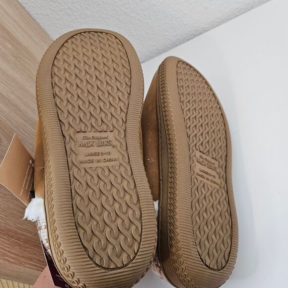 New! Muk Luks Women's Slippers, Women's Size 9-10, Tan and White - Picture 5 of 6